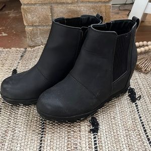 Only worn once and in very good shape just need wiped off some